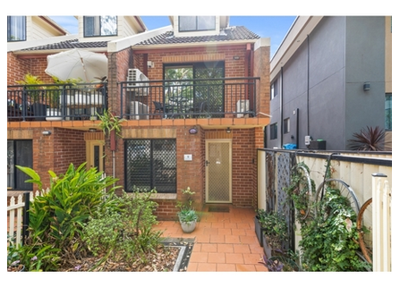 Three-Level Townhouse with Study & Tandem Garage - Discount to Market - 9/15 Brickfield St, North Parramatta NSW 2151