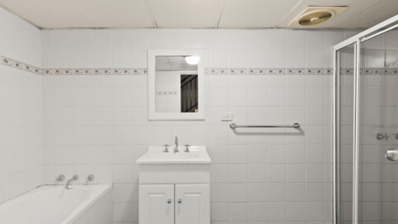 Three-Level Townhouse with Study & Tandem Garage - Discount to Market - 9/15 Brickfield St, North Parramatta NSW 2151 - 5